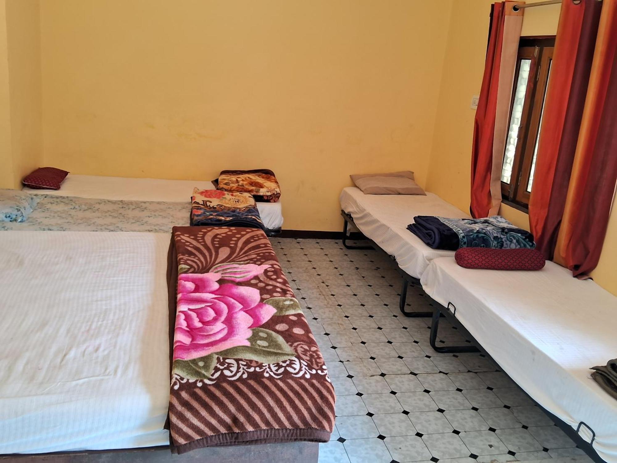 Blue Sky Homestay Khajuraho Bagian luar foto